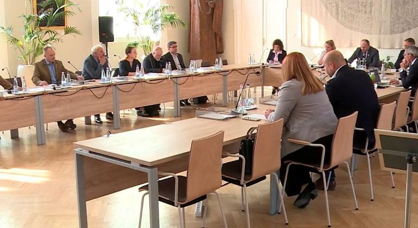 Több fontos kérdésben döntött az esztergomi közgyűlés a rendkívüli ülésen