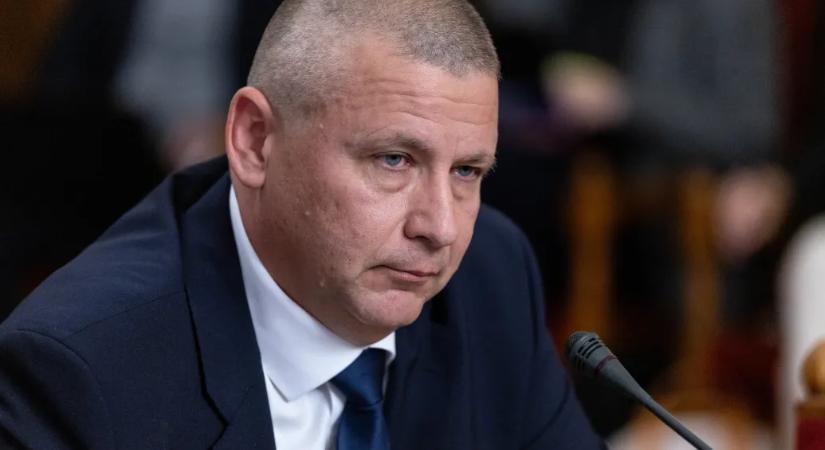 Ruszin-Szendi Romulusz erős honvédelmi törvényt ígért 2027 januárjára