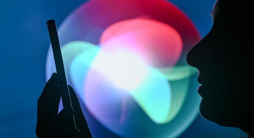 Automatikusan törlődő chatekkel jöhet az új Siri