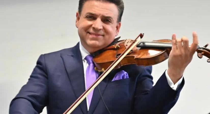 Mága Zoltán elismerte a Telexnek, hogy diplomata-útlevéllel utazott külföldi fellépésekre