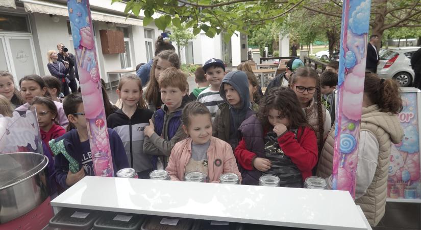 Programot és élményt is kapnak a gyerekek