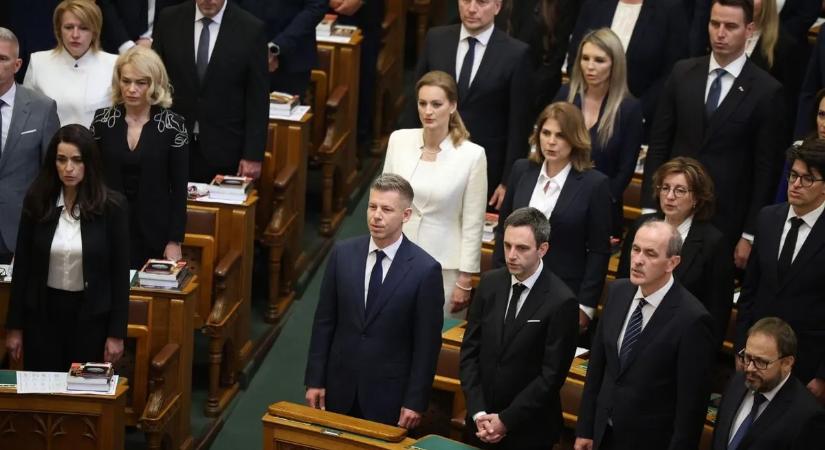 Hol vannak a tiszások? Munka helyett kong az ürességtől az Országház