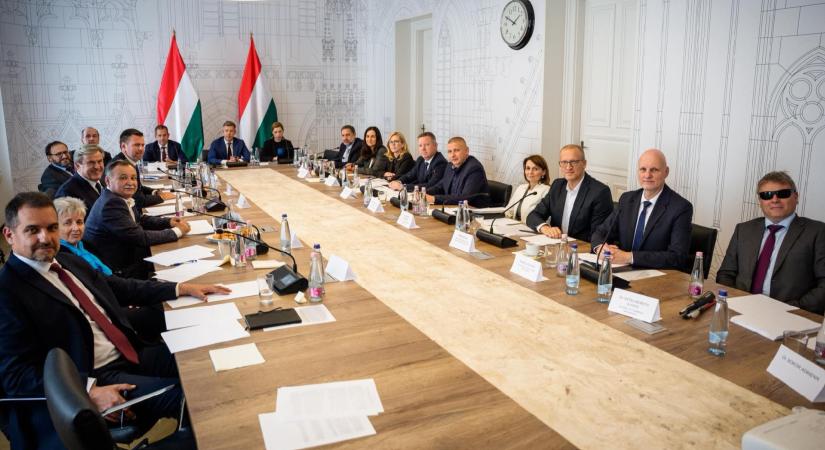 Véget ért a kormányülés, szó volt a kegyelmi dossziéról