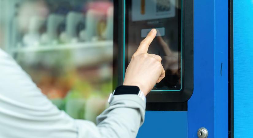 Szegeden már tesztelik azt az új automatát, ami sokak életét megkönnyítheti majd – videóval