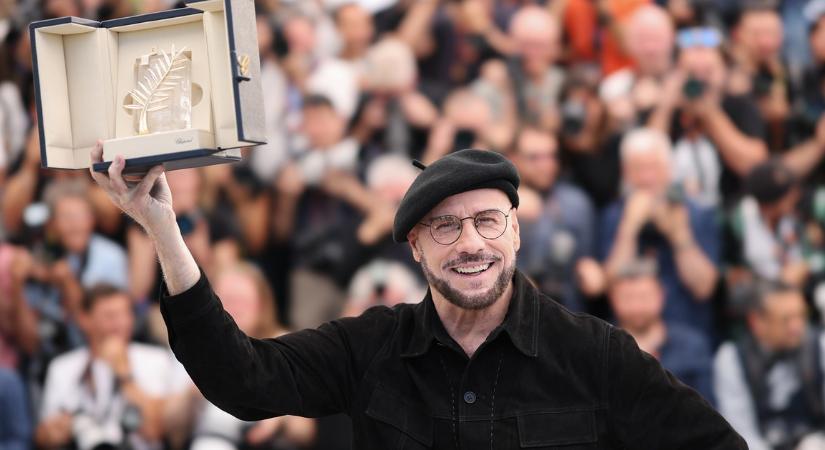 Csak úgy potyogtak a könnyei! Soha nem kapott még ekkora elismerést a világhírű színész