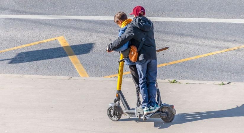 Megfizetjük az árát: drasztikusan drágultak a biztosítások a súlyos rollerbalesetek miatt