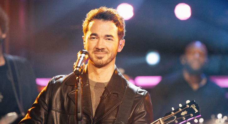 Alig ismerni rá, Kevin Jonas félmeztelen edzős videója letarolta az internetet