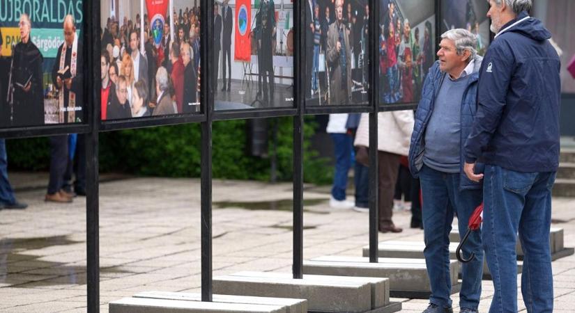 Szabadtéri fotókiállítás negyed század pillanataiból