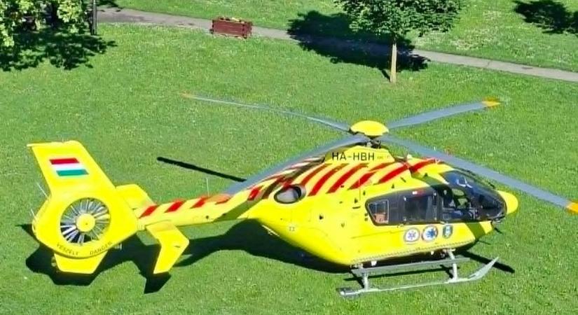 A negyedikről zuhant ki egy ember, mentőhelikopter érkezett a helyszínre