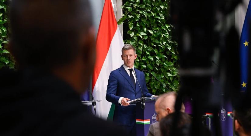Paks 2., eltitkolt költségvetés, kegyelmi ügy: bejelentésdömping Magyar Pétertől