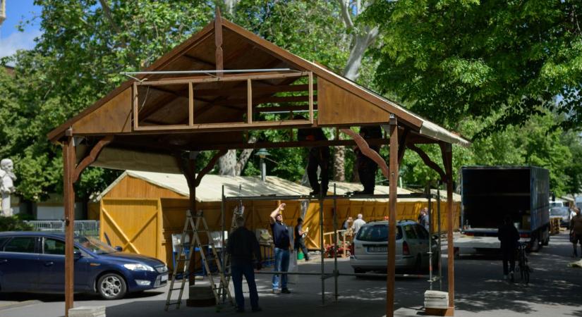 Már most óriási a nyüzsgés Szeged belvárosában, minden a nagy rajtra készül – galériával, videóval