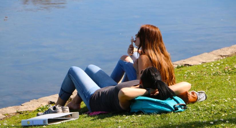 Visszatér a verőfényes tavasz, pünkösdkor vétek lenne négy fal között maradni