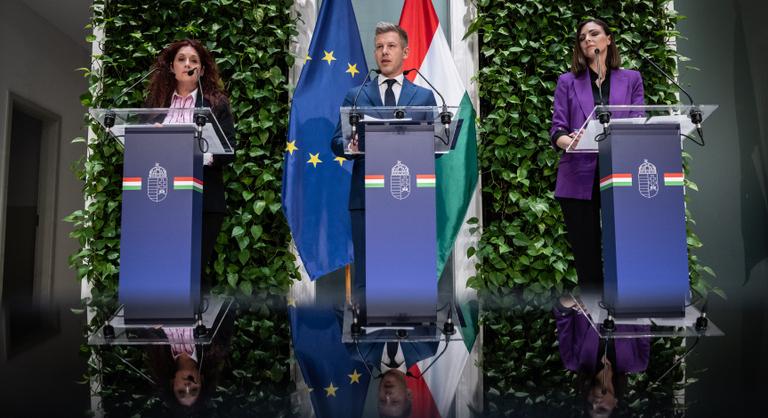 Bejelentéscunamival robbantott Magyar Péter, két titkos dossziéról is beszélt