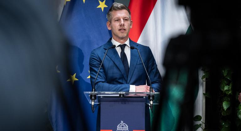 Magyar Péterék sajtótájékoztatója alatt bejelentést tettek közokirat-hamisítás gyanúja miatt