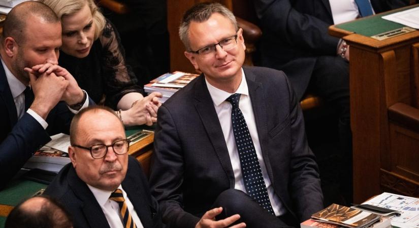 KDNP: Magyar Péter kérjen bocsánatot Sulyok Tamástól!