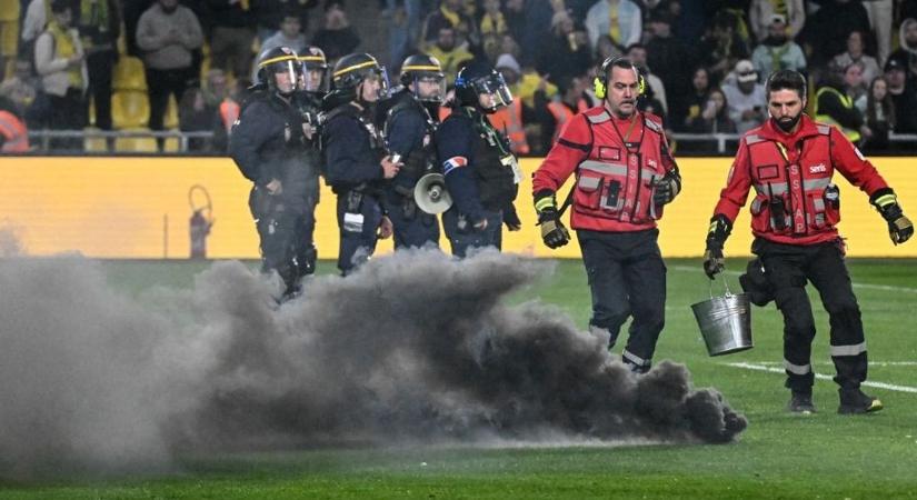 Elképesztő bátorság: 74 évesen szembeszállt a huligánokkal, úgy kellett lefogni
