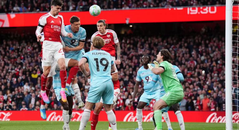 Az Arsenal hozta a kötelezőt a biztos kieső Burnley ellen, a bajnoki cím kapujába kerültek a listavezető londoniak