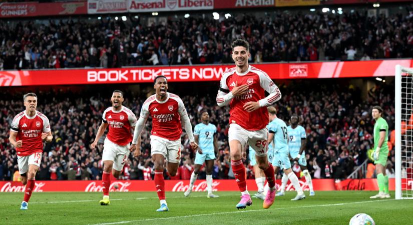 PL: odahaza nyert a Burnley ellen az Arsenal, így már csak egy lépés választja el a bajnoki címtől – videóval