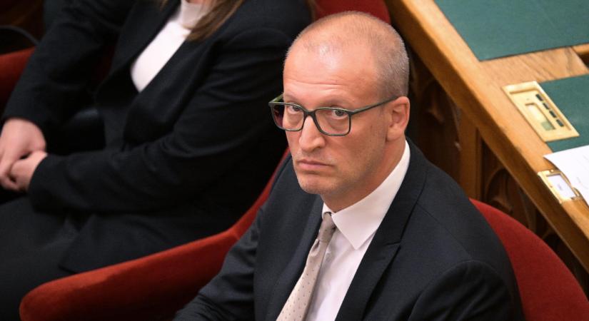 Tarr Zoltán felszólította az NKA főigazgatóját, függessze fel a támogatások kifizetését