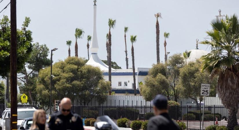 Lövöldözés egy San Diego-i mecsetben: feláldozta magát a biztonsági őr, hogy a bent tanuló kisiskolásokat védje