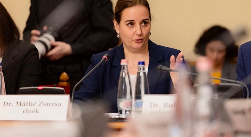 Máthé Zsuzsa: A boszorkányüldözés korába lépve mindannyiunk legfőbb feladata, hogy összetartsunk