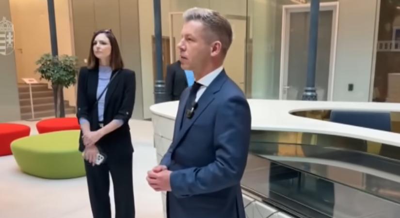 Magyar Péter veszélyben? – Egy ismert szakértő szerint igen, mert a nonstop politikai kommunikáció nagy lehetőség, de komoly kockázat is