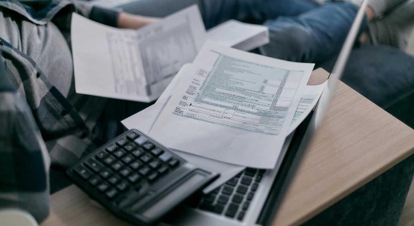 Sokan fellélegezhetnek: fontos változás jön az e-Factura rendszerében