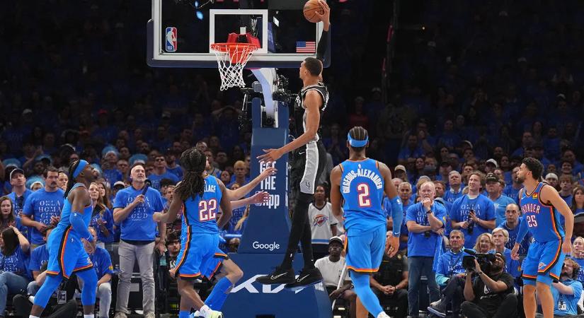 NBA: Wembanyama fantasztikusan játszott, bajnokveréssel indított a Spurs