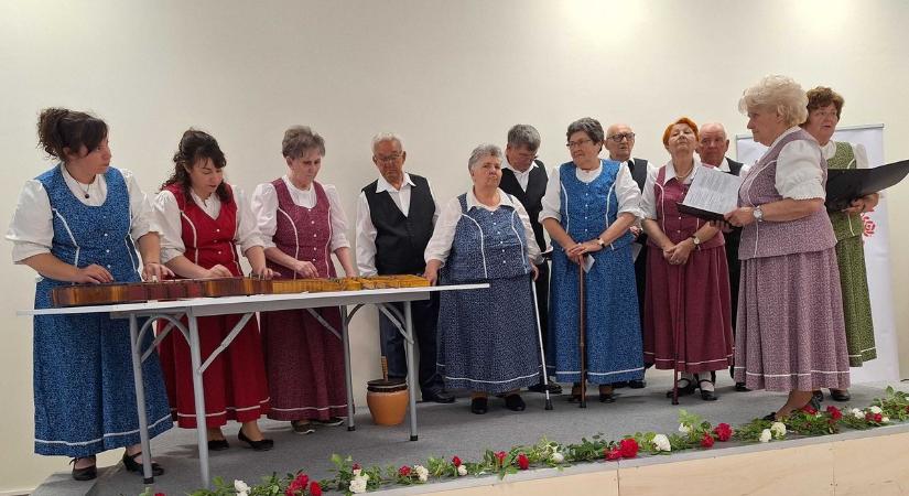 Orgonaillat és nótaszó lengte be a szegedi Senior Centert