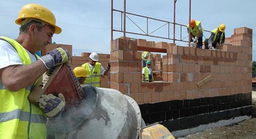 A 63 éves kolléga beszólt: kényes, aki nem akar 3 műszakot?