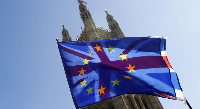 Vissza a klubba? Vita robbant ki a vezetőváltásra készülő brit Munkáspártban