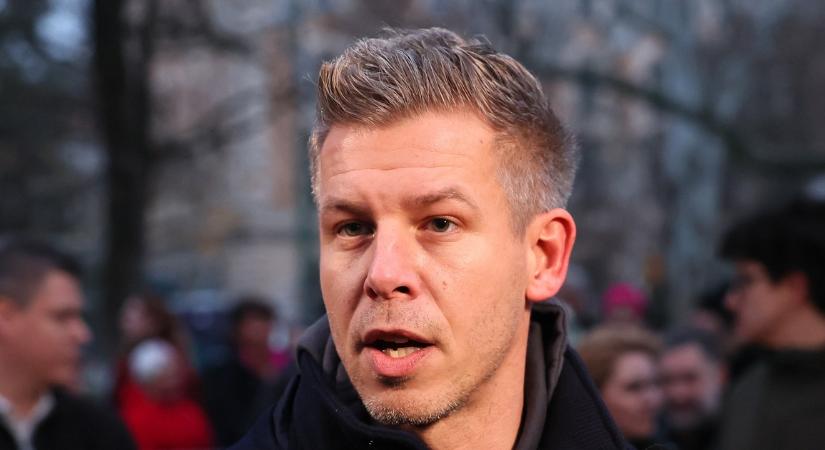 Kidőltek az újságírók. Ez történt tegnap késő este Magyar Péter kőkemény sajtótájékoztatóján
