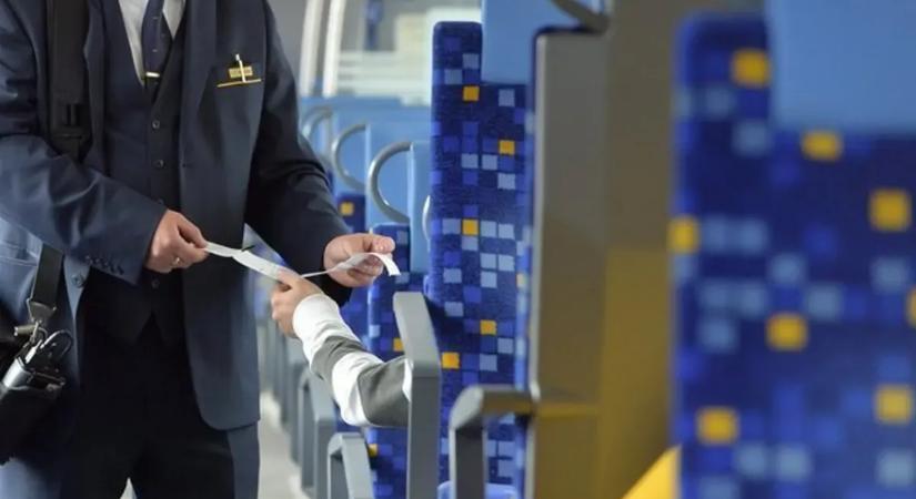 Leköpte, szidalmazta és megpróbálta megrúgni a kalauzt – súlyos büntetés elé néz a bliccelő