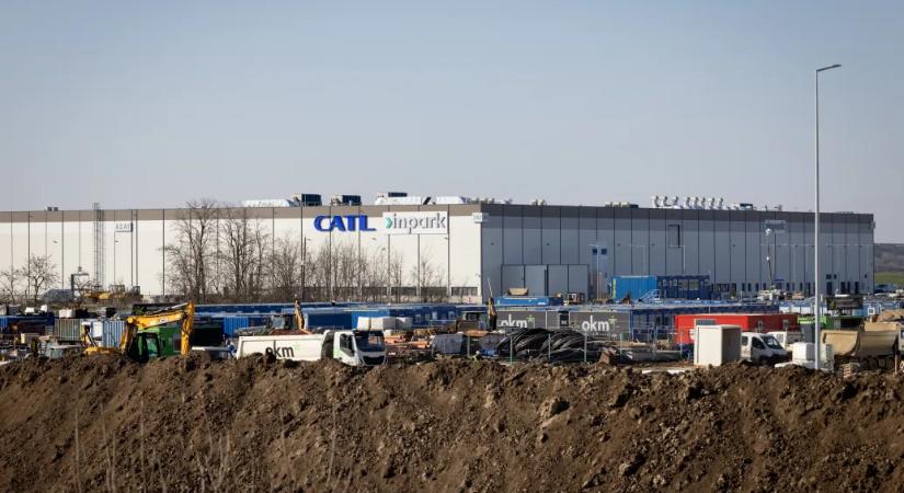Egy német auditegyesület szerint alapvetően rendben működik a CATL debreceni üzeme