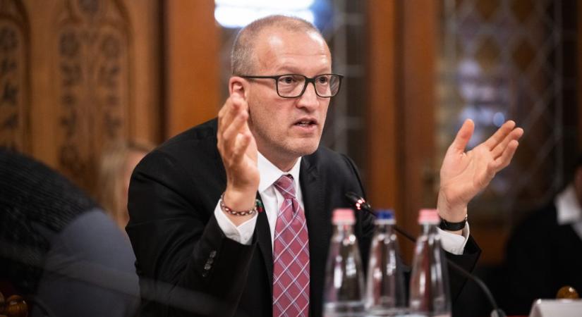 Tarr Zoltán menesztette az NKA vezetőjét