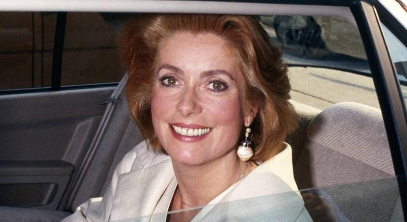 A 82 éves Catherine Deneuve lélegzetelállító volt Cannes-ban: ilyen szép a ritka friss képeken