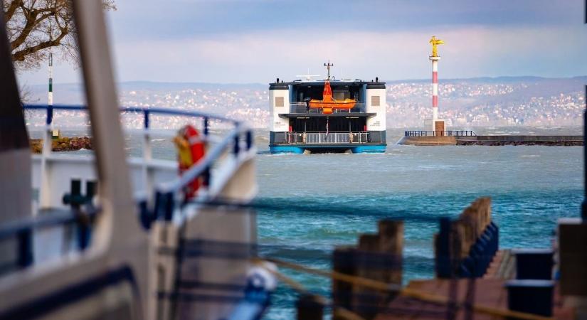 Most biztos nem mennél be a Balatonba: ilyen most a vízszint és a víz hőmérséklete