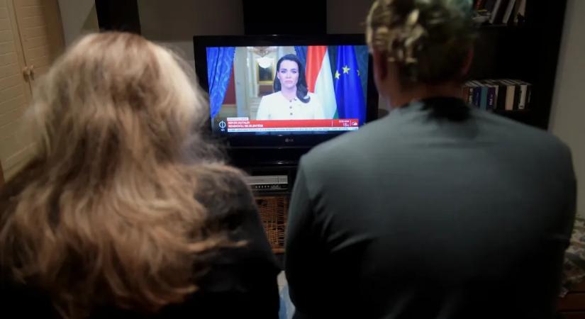 Rendkívüli sajtótájékoztatón beszél Magyar Péter a kegyelmi ügy dossziéjáról