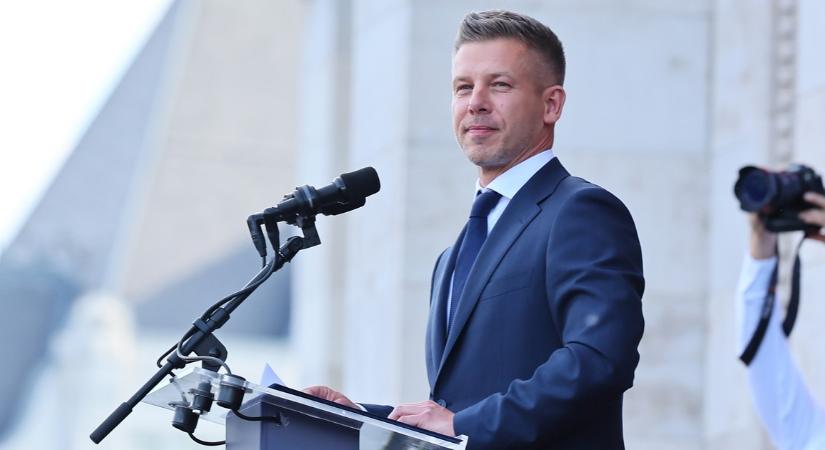 Kitálaltak a szomszédok: Ilyen valójában Magyar Péter, amikor nem látják a kamerák