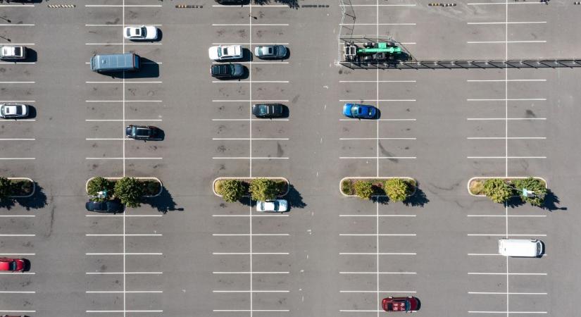 Kamerákkal felszerelt autók mérik fel a parkolóhelyek telítettségét Kaposváron