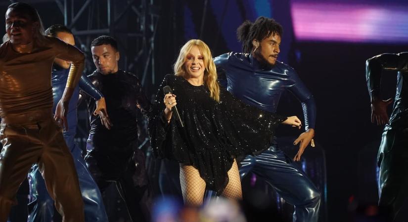 Sokkoló volt a diagnózis – Kylie Minogue húsz évvel később is cipeli a mellrákja terhét