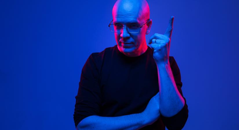 Két dalt fűzött össze új klipjében Devin Towsend: 'Prepare For War / The Big Snit'