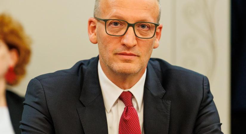 Nagyot lépett Tarr Zoltán, felfüggesztette az NKA vezetőjét
