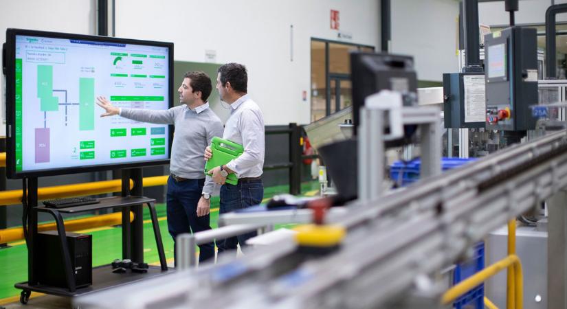 A Schneider Electric is hozzájárul az ipari cégek digitális átalakulását felpörgető kezdeményezéshez