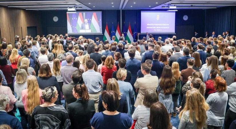 Elszámoltatást vár a többség, erős a nyomás a Tisza-kormányon