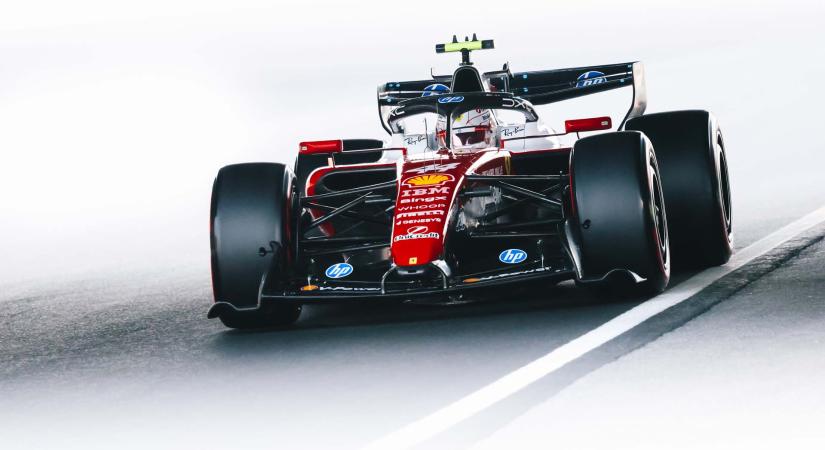 Hamilton helyet kérne a tárgyalóasztalnál, reagáltak az F1-es csapatfőnökök