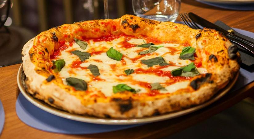 Pizzériánál kaszabolt egy nő Mosonmagyaróváron