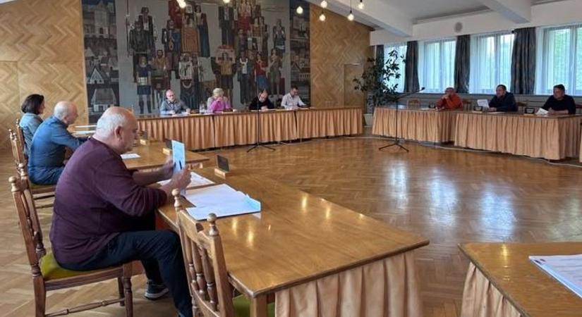 Rendkívüli testületi ülés Sárváron - Személyi kérdésekről is döntöttek