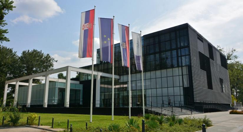 Megkezdődött az Újvidéki Egyetemi tanárainak a pere a Belügyminisztérium ellen