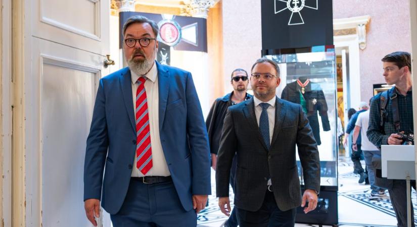 Mire volt az elmúlt tizenhat év? – A Facebook-on veszett össze L. Simon László és Orbán Balázs